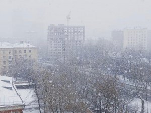 Moskova’ya mevsimin ilk karı yağdı