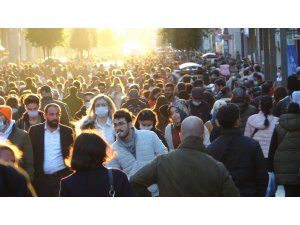 İstiklal Caddesi’nde korona virüs unutuldu