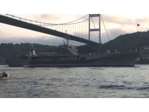 ABD savaş gemisi İstanbul Boğazı’ndan geçti