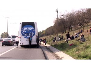 İstanbul’da yolcu otobüsünde yangın paniği: Yolcular 1.5 saat TEM’de kaldı