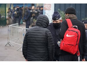 Fransa’da binden fazla kişiyi barındıran göçmen kampı dağıtıldı