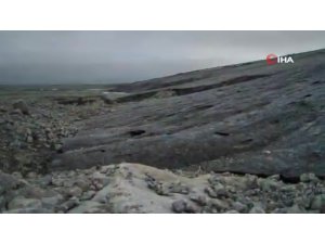 İzlanda’daki Breidamerkurjökull buzulu hızla eriyor