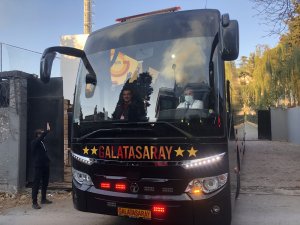 Galatasaray derbi için yola çıktı