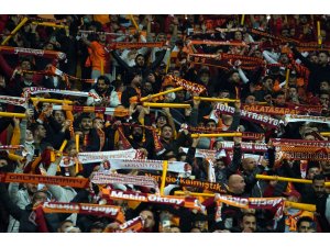 Galatasaray taraftarından ’Squid Game’ koreografisi