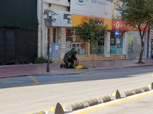 Kuşadası’nda şüpheli çanta paniğe yol açtı