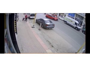 Yola fırlayan çocuk otomobilin altında böyle kaldı