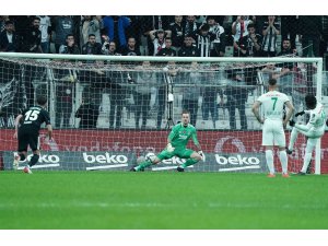 Spor Toto Süper Lig: Beşiktaş: 0 - GZT Giresunspor: 1 (İlk yarı)