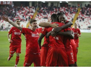 Spor Toto Süper Lig: D.G Sivasspor: 4- Hatayspor: 0 (Maç sonucu)