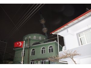 Cami minaresi şiddetli lodosa dayanamadı