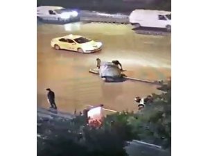 Şişli’de kağıt toplayıcının “unutulan eşyayı” aldığı anlar kamerada