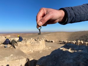 Zerzevan Kalesi’nde 1600 yıllık flüt ve özel anahtar bulundu