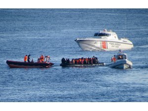 Çeşme’de 63 düzensiz göçmen kurtarıldı, 28 göçmen de yakalandı