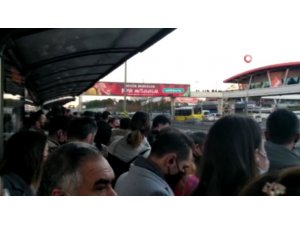 İstanbulluların metrobüs çilesi bitmiyor