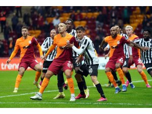 Spor Toto Süper Lig: Galatasaray: 1 - Altay: 1 (İlk yarı)