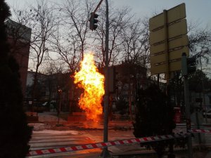 Başkent’te doğalgaz borusu patladı