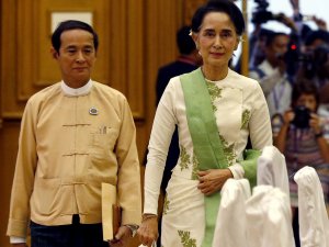 Myanmar’ın devrik lideri Suu Kyi’ye verilen hapis cezası 2 yıla indirildi