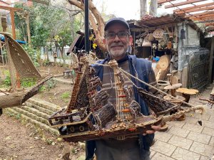 Pandemide işsiz kaldı, ormandan topladığı çürük ağaçlar ile ortaya sanat çıkardı