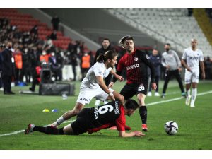 Spor Toto Süper Lig: Gaziantep FK: 3 - Fenerbahçe: 2 (Maç Sonucu)