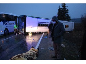 Amasya’da yolcu otobüsü devrildi: 1 ölü, 19 yaralı