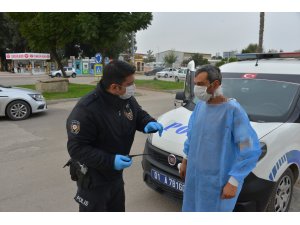 Bıçaklanan yaralı hastaneden kaçtı, hasta önlüğüyle yakalandı