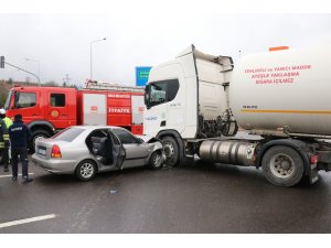 LPG yüklü tanker otomobille çarpıştı: 2 yaralı