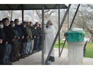 Hayatını kaybeden üniversite öğrencisi duvakla son yolculuğuna uğurlandı