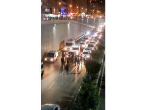 Trafikte durup göbek atan düğün konvoyuna 2 bin 600 TL ceza