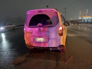 Hız yapan sürücü önüne çıkanı ezip geçti: 4 yaralı