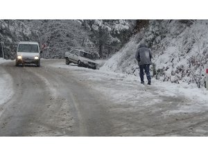 Kazdağları’nda kar kalınlığı 20 santimetreyi aştı, sürücüler zor anlar yaşadı