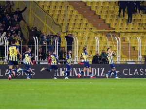 Spor Toto Süper Lig: Fenerbahçe: 2 - Beşiktaş: 1 (İlk yarı)