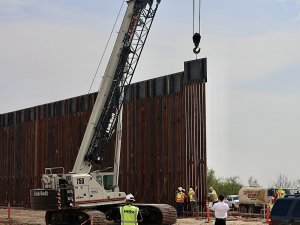 ABD’de Texas eyaleti federal hükümetten bağımsız Meksika sınırına duvar inşa ediyor