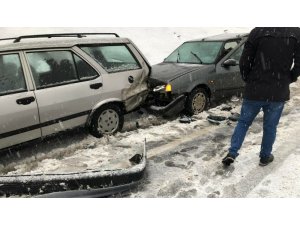 Kahramanmaraş’ta ulaşım ve eğitime kar engeli