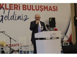 Binali Yıldırım Gaziantep’te ’Hemşeri Dernekleri Buluşması’na katıldı