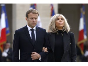 Brigitte Macron “erkek olarak doğduğunu” iddia edenlere dava açmaya hazırlanıyor