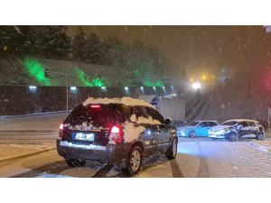 Karabük’te kar trafiği felç etti