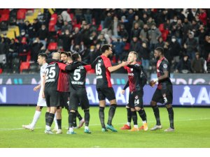 Spor Toto Süper Lig: Gaziantep FK: 2 - A. Alanyaspor: 1 (Maç sonucu)