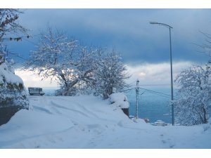 Zonguldak’ta kartpostallık kar manzaraları