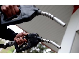 Benzin ve motorine yapılan indirim fiyatlara yansımayacak