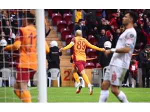 Sofiane Feghouli 5. golünü atı