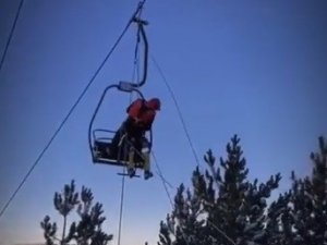 Palandöken’de telesiyejde mahsur kalan 17 kişi kurtarıldı