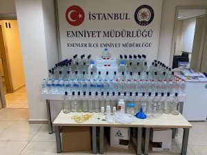 Esenler’de sahte içki üretimi ve satışı yapan 2 şüpheli yakalandı