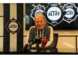 Mustafa Denizli: "Şartlar el verirse 2 Türk futbolcu transferi yapmak istiyoruz"