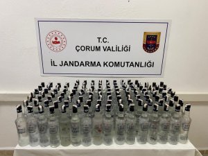 Çorum’da 123 şişe bandrollü sahte rakı ele geçirildi