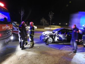 Kontrolsüz çıkış kazaya neden oldu: 5 yaralı