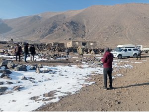 Kışın boşalan köye dadanan hırsızlar, para edecek ne varsa hurdacıya sattılar