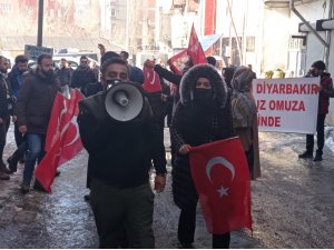 Hakkari’de evlatları dağa kaçırılan ailelerin eylemi sürüyor