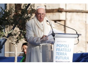 Papa Francis’ten çocuk sahibi olmak yerine evcil hayvan edinenlere "bencillik" suçlaması