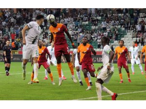 Galatasaray ikinci yarıya Giresunspor maçı ile başlıyor