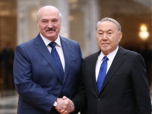 Lukaşenko, Kazakistan’ın eski Cumhurbaşkanı Nazarbayev ile görüştü