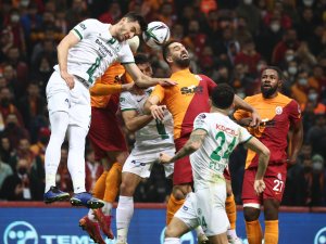 Galatasaray ligin ikinci yarısına kötü başladı